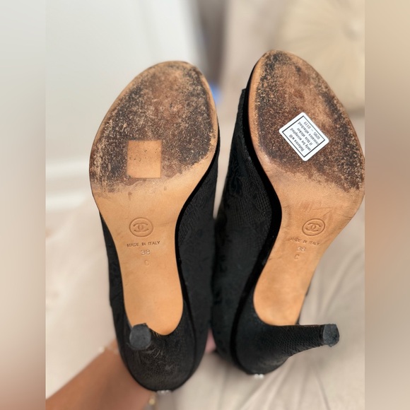 SOLD!! Chanel CC Lace Design Heels. - Picture 5 of 5